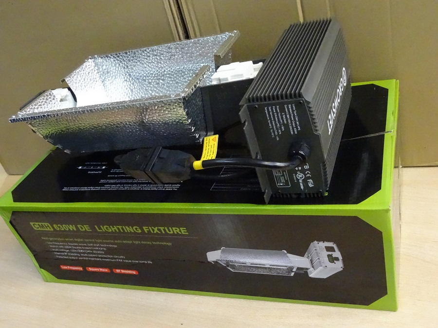 Металлогалогенный светильник SE-630NS-F(1x630W) Металлогалогенный светильник SE-630NS-F(1x630W)